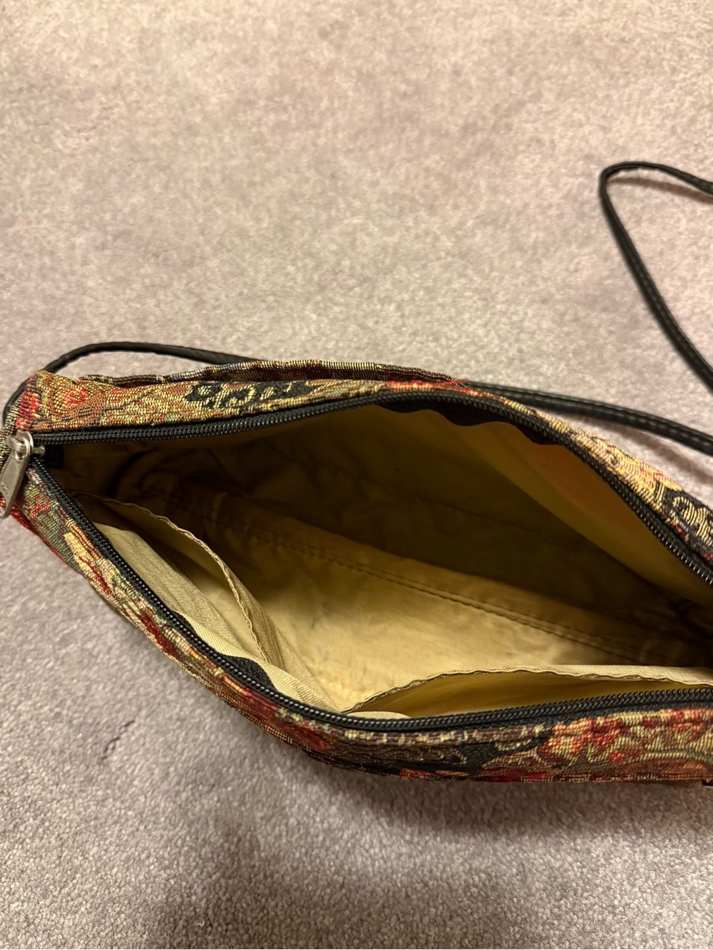 Tapestry Floral Crossbody Bag - Black Strap - Picture 3 of 5